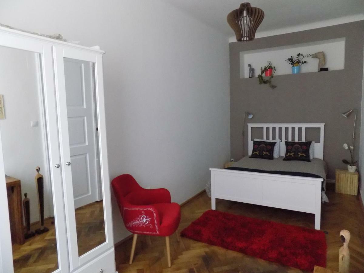 Apartment Christine Brasov Bagian luar foto